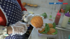 Menikmati Burger Tahu...