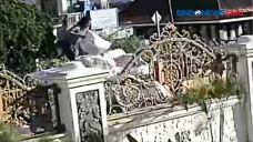Aksi Buang Sampah Semobil...