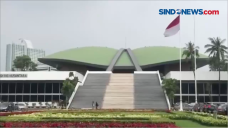 28 Anggota dan Staf...