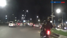 Polisi Bubarkan Balap...