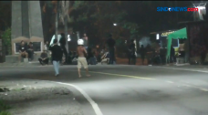 Polisi Datang, Dua Kubu...