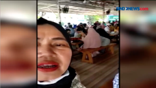 Emak-emak Perekam Suasana...
