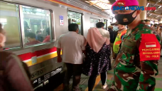 Hari Ini Penumpang KRL...