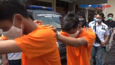 2 Penodong Gunakan Senjata...