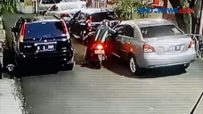 Terekam CCTV, Oknum...