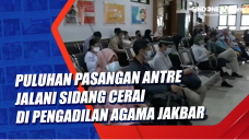 Puluhan Pasangan Antre...