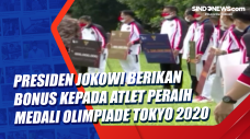Presiden Jokowi Berikan...