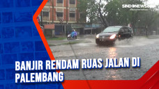 Banjir Rendam Ruas Jalan...