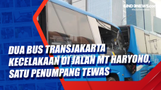 Dua Bus Transjakarta...
