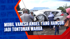 Mobil Vanesa Angel yang...
