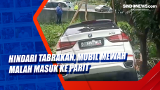 Hindari Tabrakan, Mobil...
