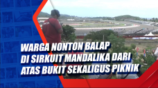 Warga Nonton Balap di...