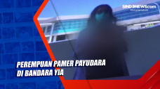 Perempuan Pamer Payudara...