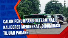 Calon Penumpang di Terminal...