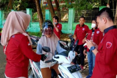 Dua Kelompok Suporter...