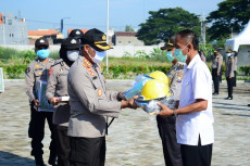 Anggota Polresta Sidoarjo...