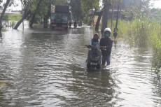 34 Desa di Gresik Terendam...