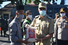 Sleman Bagikan 1.387...
