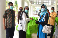 Jurnalis Dapat Bantuan...