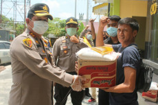 Di Tengah Wabah Corona,...