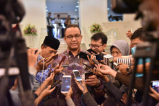 Gubernur Anies Akan...