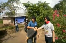 Sedang Asyik Nyabu,...