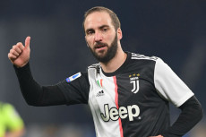 Higuain, Target Impian...