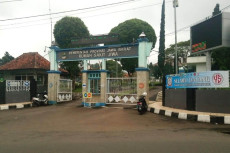 Virus Corona Mewabah,...