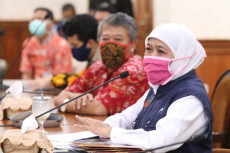 Gubernur-Ketua DPRD...