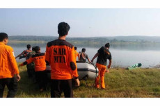 Asyik Mancing, Warga...