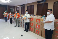 Bantu Lawan Corona,...