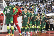 Persebaya Gelar Latihan...