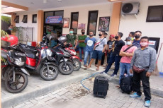 Sempat Terdampar, Ratusan...