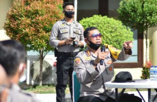 Bahas PSBB, Polisi di...