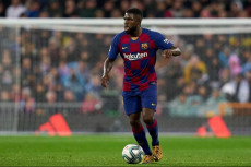 Bakal Dibuang Barcelona,...