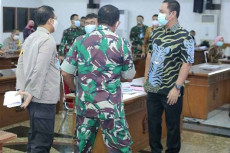 Hendi Temui Ganjar,...