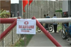 Demak Berlakukan Isolasi...