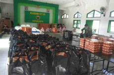 Dapur Umum TNI/Polri...