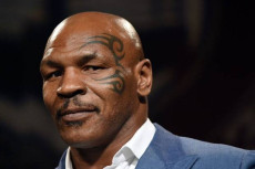Mike Tyson Kembali Bertarung,...