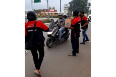 Gandeng Komunitas Mobil,...
