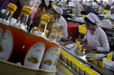 30% Karyawan Industri...