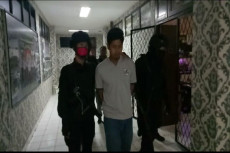 Kelabui Polisi, Sukma...
