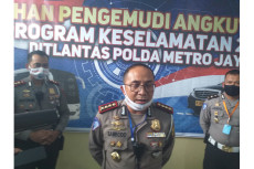 Hendak Keluar Jakarta,...