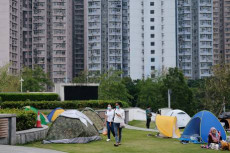 Pegawai Sipil Hong Kong...