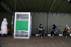 Usai Melahirkan, Rapid...