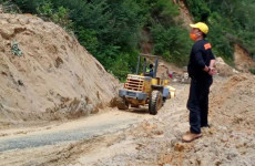 Jalan Penghubung Sulsel-Sulbar...