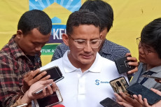 Soal Penanganan COVID-19,...