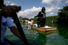 Darth Vader Tegakkan...