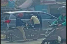 Perampok Berpistol Beraksi...