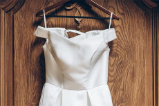 Desainer Italia Protes...